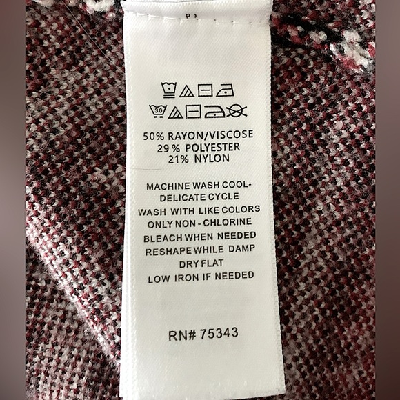 TAHARI Patterned Mock Turtleneck - Picture 7 of 10